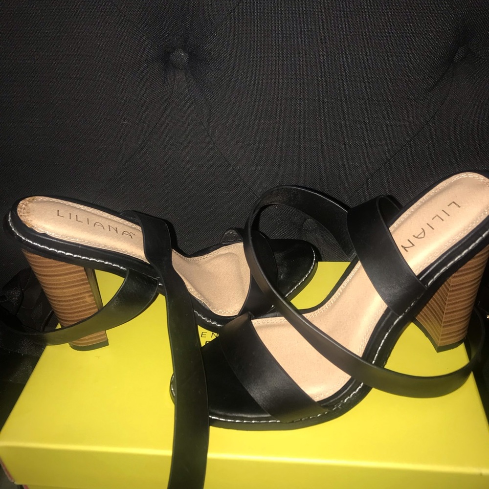 Black around ankle heels - Picture 2 of 4